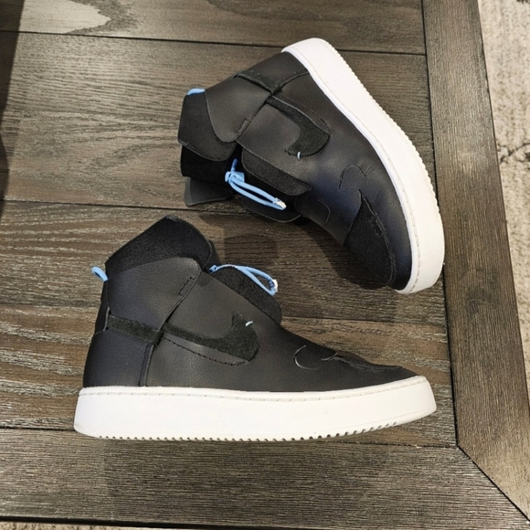 Nike Women's Vandalised LX 'Black Sneakers - Picture 3 of 9